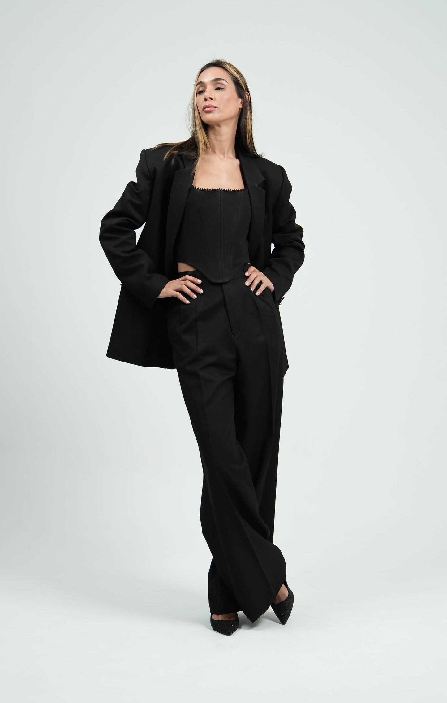 Ensemble Blazer brodé, Pantalon brodé et Corset brodé