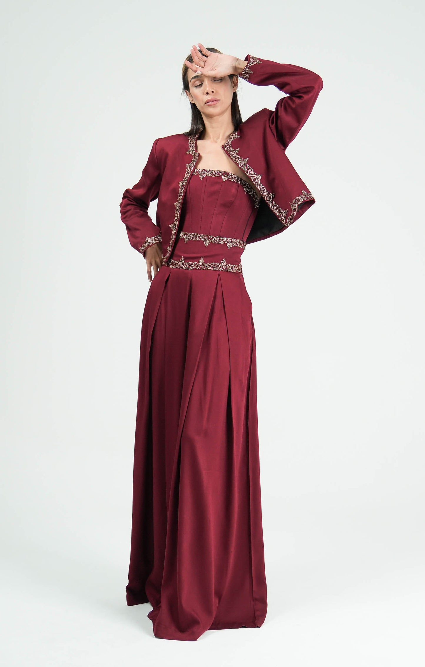 Ensemble boléro, pantalon large et bustier brodé