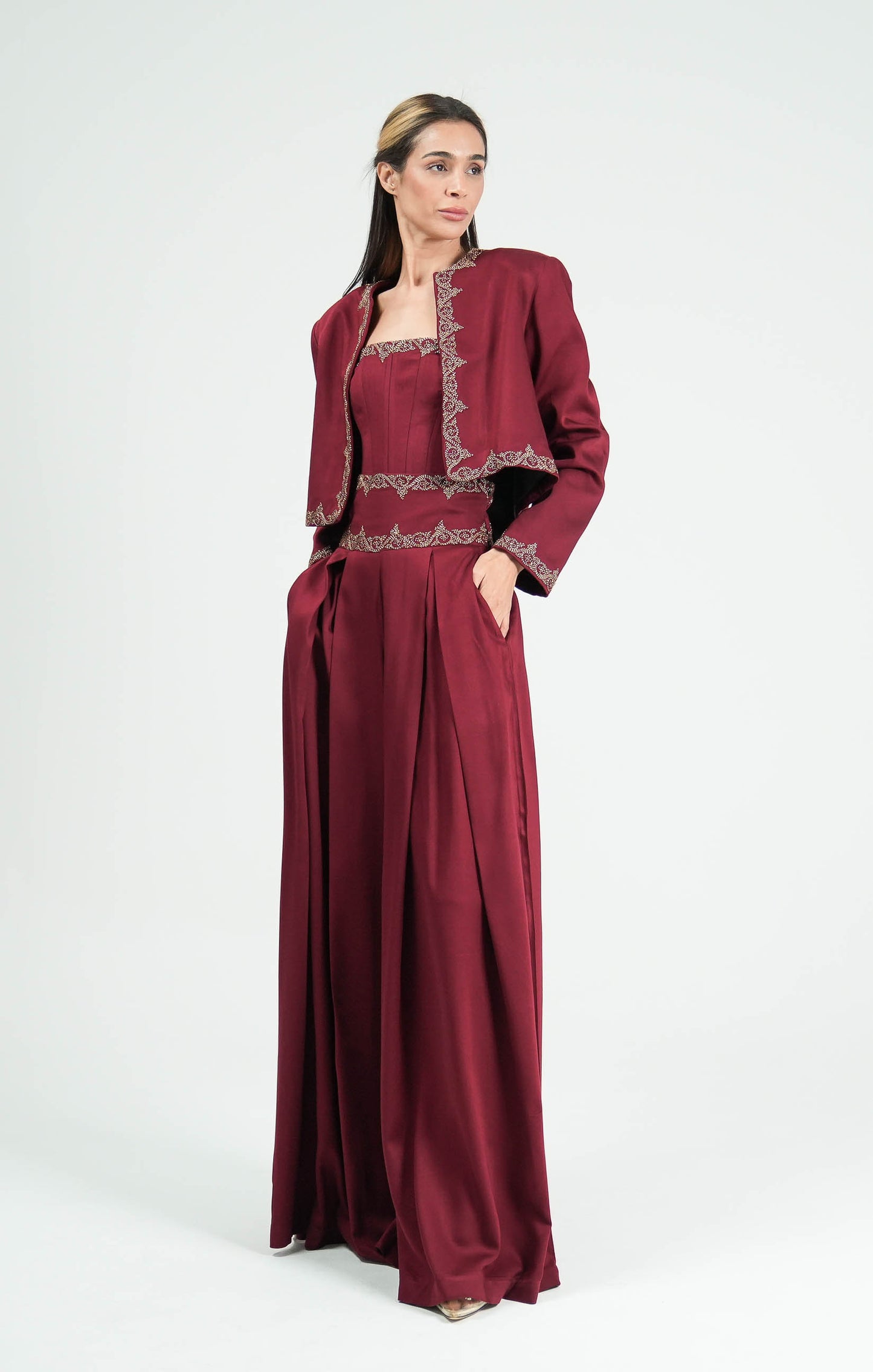 Ensemble boléro, pantalon large et bustier brodé