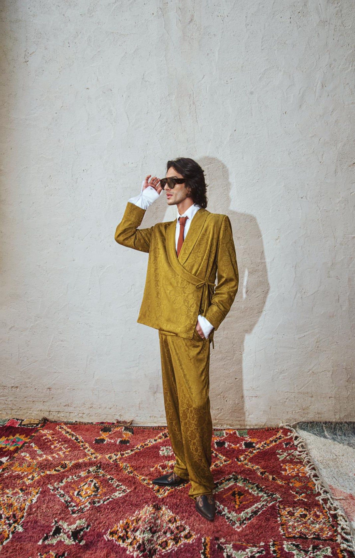 Ensemble moutarde en satin jacquard